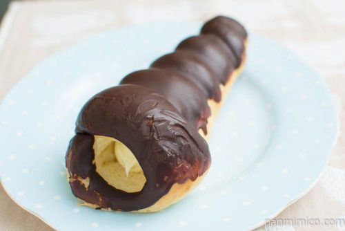 チョコがけコルネ レモンホイップ【Pasco】横から見た図