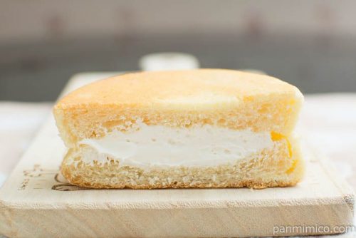平焼きメロンパンミルクホイップ【Pasco】断面図