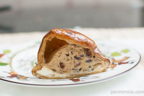 ぷるシュー‐ぷるるんとしたカフェオレシュー‐【ローソン】断面図