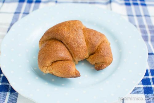 全粒粉クロワッサン（4）【ヤマザキ】横から見た図