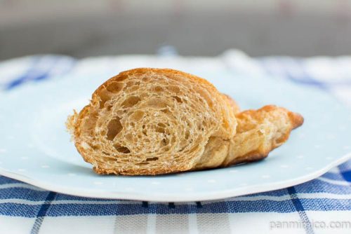 全粒粉クロワッサン（4）【ヤマザキ】断面図