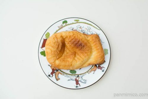 たい焼きみたいなデニッシュ（つぶあん）【ファミリーマート】上から見た図