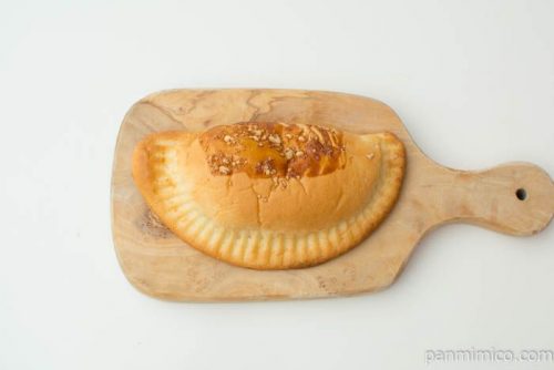 餃子みたいなパン【ファミリーマート】上から見た図