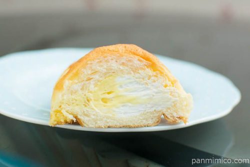 スイートコロネ(カスタード&ミルク)【ファミリーマート】断面図