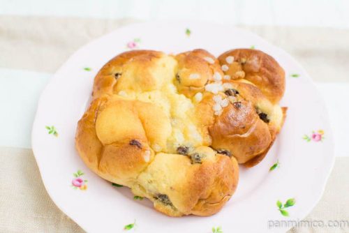 マチノパン　ぶどうのぶどうぱん【ローソン】横から見た図