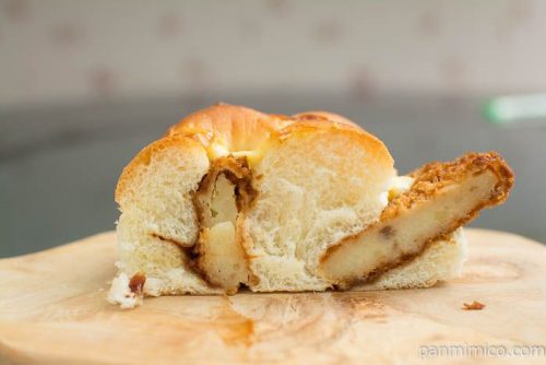 まーるいコロッケパン【ヤマザキ】断面図