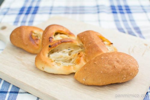 マチノパン　ごぼうエピ【ローソン】横から見た図