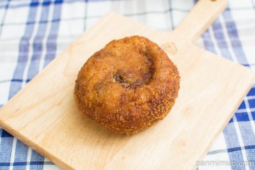ブーランジェリーミヤナガ肉肉カレーパン横から見た図