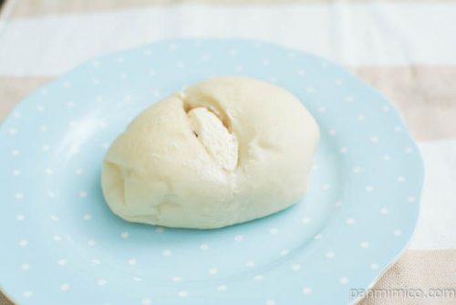 マチノパン しろ・あんぱん マスカルポーネ入りクリーム&つぶあん【ローソン】横から見た図
