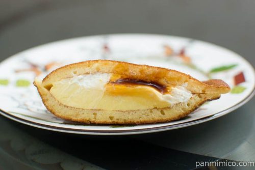 どらもっち(プリン&ホイップ)【ローソン】断面図