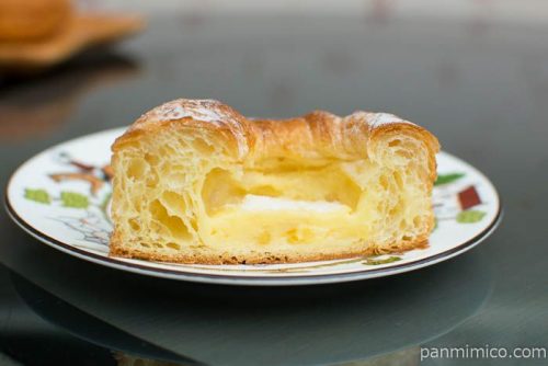 パイナップル＆カスタード【タカキベーカリー】断面図