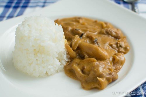 シチューオンライス　＜カレークリームソース＞【ハウス食品】完成