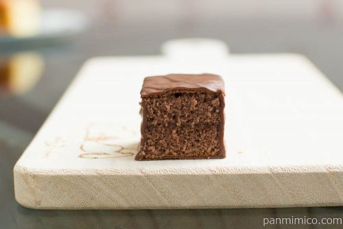 カカオが香るチョコケーキ（バナナジャム）（2）【ヤマザキ】断面図