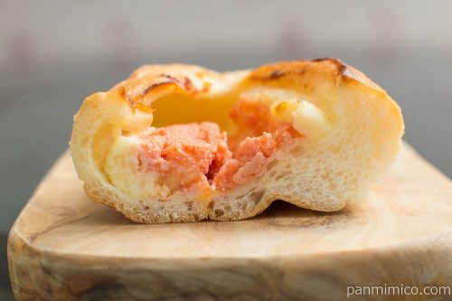 マチノパン　たらもぱん【ローソン】断面図