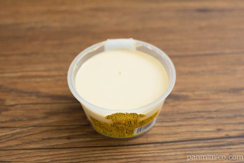 バナナなプリン【ファミリーマート】フタを開けたところ