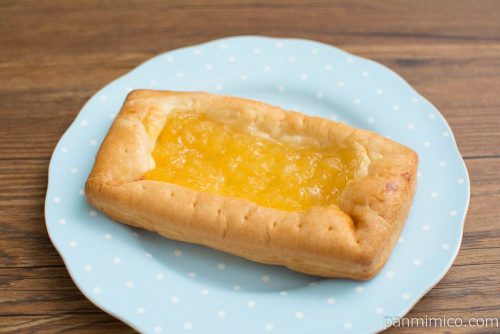 アップルカスタードデニッシュ【神戸屋】横から見た図