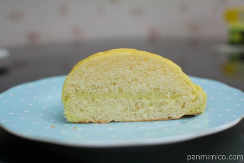 シャインマスカットメロンパン【フジパン】断面図