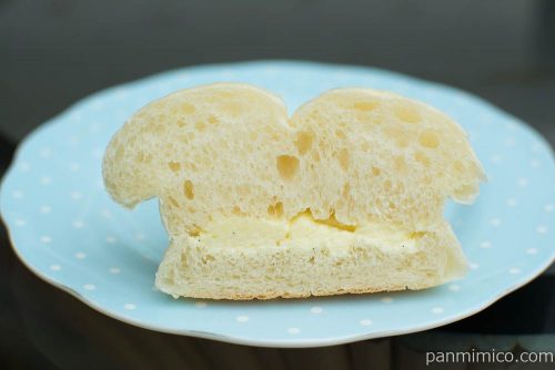 塩バニラクリームのパン【セブンイレブン】断面図