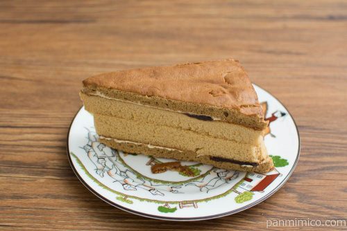 ヤマザキ 三角シャルロット キーコーヒーのレギュラーコーヒー入りゼリー横から見た図