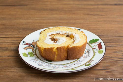 あめ色りんごのバタースカッチ風ロール【ファミリーマート】横から見た図