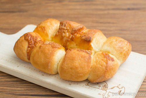 石窯ちぎりフランス（チーズ）【タカキベーカリー】横から見た図