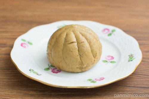 マロンまん【ローソン】横から見た図