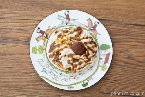 モンブランのクリームパンケーキ【ローソン】上から見た図