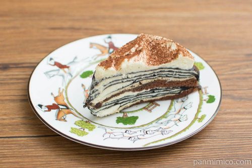 ティラミスミルクレープ(チョコチップ入り)【ローソン】横から見た図