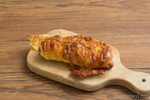 バックハウスイリエチーズウインナー横から見た図