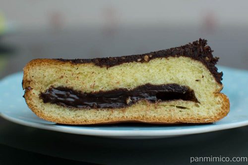 ブラウニーパン（チョコクリーム入り）【ヤマザキ】断面図