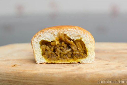 ミニ焼きそばパン（4）【ヤマザキ】断面図