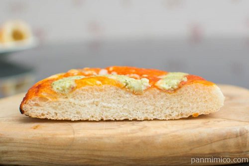 ラ・ベットラ　バジル香るトマトピザ【第一パン】断面図