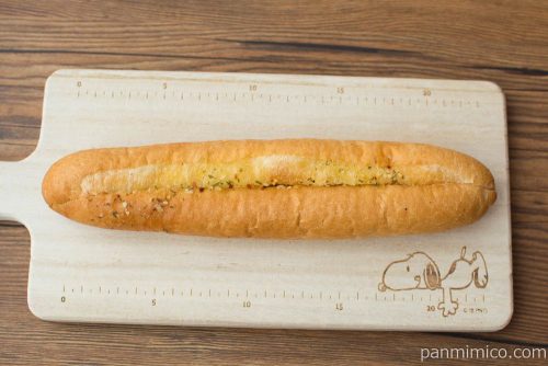 マチノパン　オリーブオイルとバターのガーリックフランス 【ローソン】上から見た図
