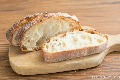 石窯ディナーブレッド【タカキベーカリー】横から見た図