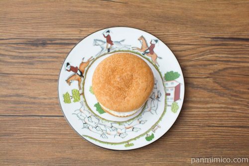 チーズケーキサンド【ファミリーマート】上から見た図