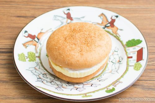 チーズケーキサンド【ファミリーマート】横から見た図