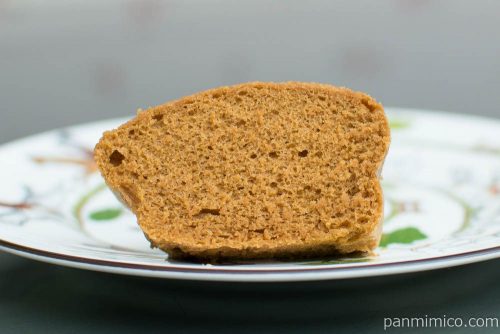 NL　ブランのキャラメル蒸しケーキ2個入【ローソン】断面図