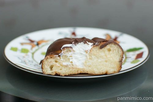 チョコホイップドーナツ【ローソン】断面図