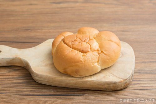 肉キュウみたいなぱん【ローソン】ひっくり返す