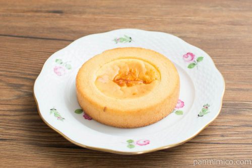 ベイクドチーズケーキのバウム【ファミリーマート】横から見た図