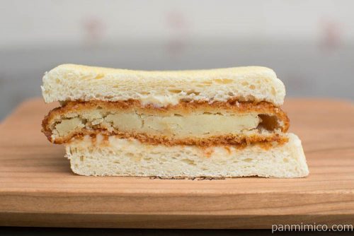 マフィンサンド コロッケ【Pasco】断面図