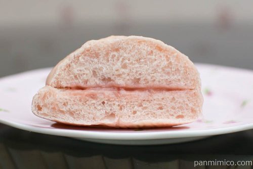 マチノパン　いちごバターサンド 【ローソン】断面図