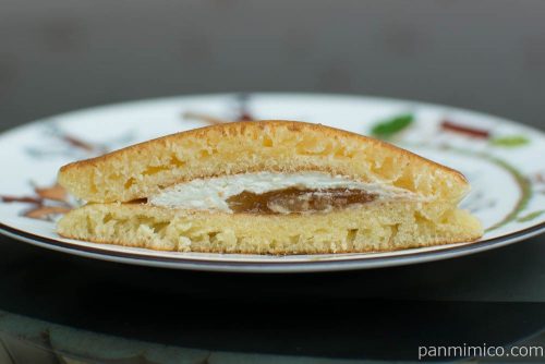 チーズホイップとりんごのパンケーキ【ファミリーマート】断面図