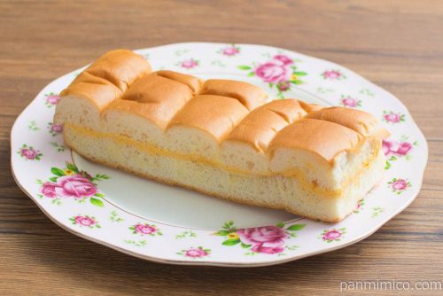 牛乳パン 信州あんず【Pasco】横から見た図