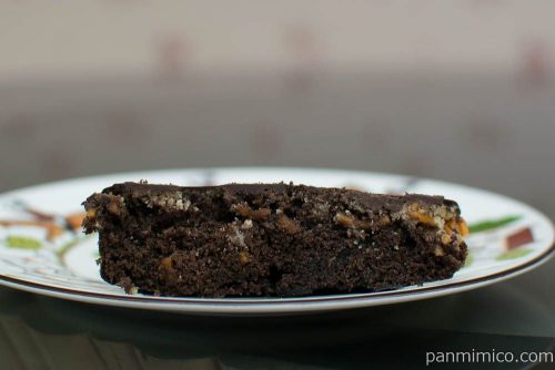 チョコタルト×ベビースター【フジパン】断面図