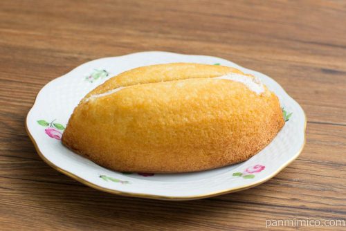 アーモンドケーキ【ファミリーマート】横から見た図