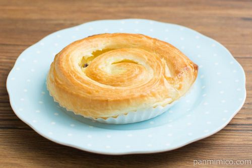 国産小麦のパン・オ・レザン【Pasco】横から見た図