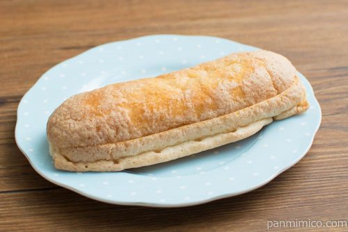 マーガリンサンド（淡路島牛乳入りミルククリーム）【ローソン】横から見た図