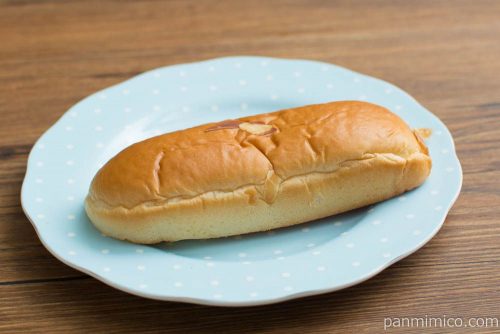 クリームを味わうクリームパン【ファミリーマート】横から見た図