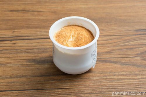 とろけるクリームわらび餅【ファミリーマート】横から見た図